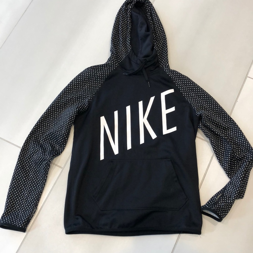 Women’s Nike sweatshirt